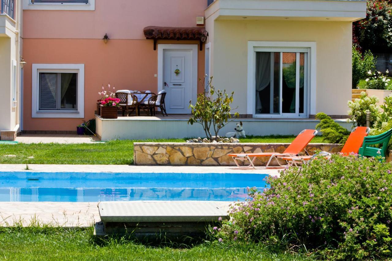 Brina'S Luxury Apartments Agioi Apostoloi  Bagian luar foto