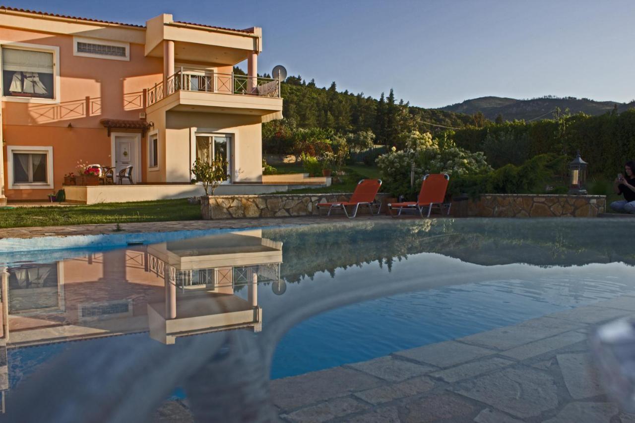 Brina'S Luxury Apartments Agioi Apostoloi  Bagian luar foto