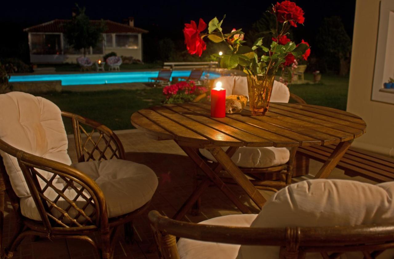 Brina'S Luxury Apartments Agioi Apostoloi  Bagian luar foto